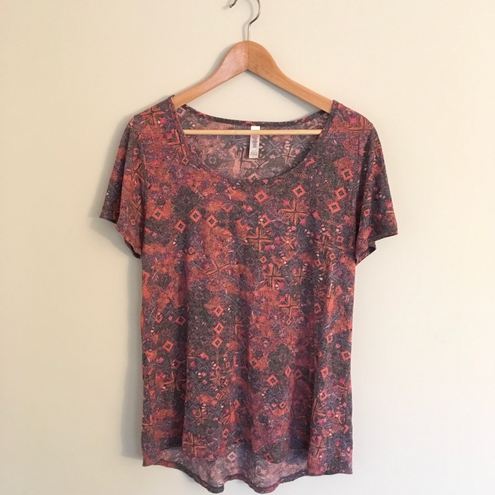 LuLaRoe T-shirt size Large